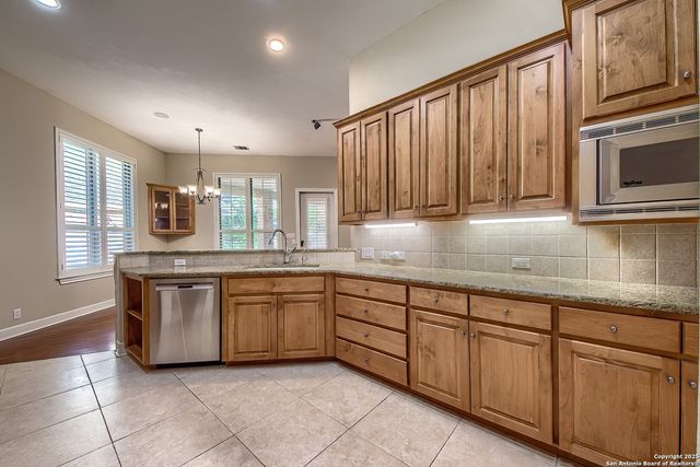 56 S Inwood Heights, San Antonio, TX 78248