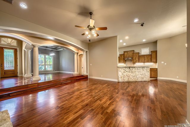 56 S Inwood Heights, San Antonio, TX 78248