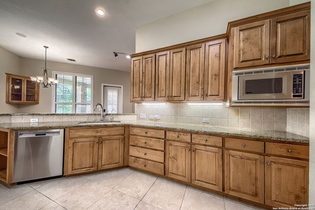 56 S Inwood Heights, San Antonio, TX 78248