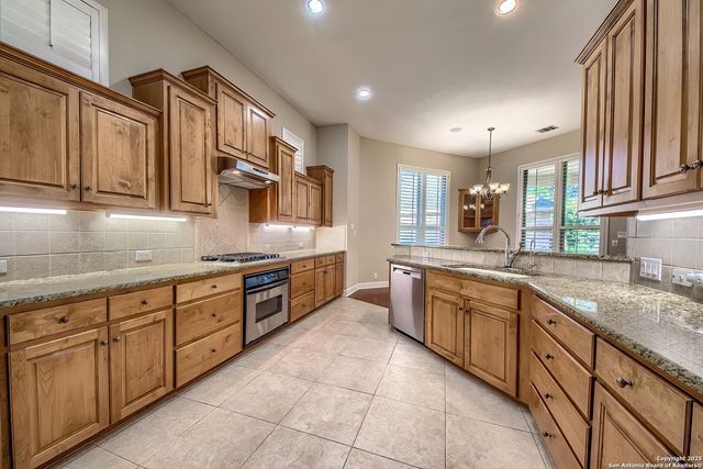 56 S Inwood Heights, San Antonio, TX 78248