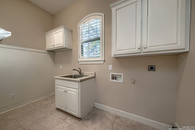 56 S Inwood Heights, San Antonio, TX 78248