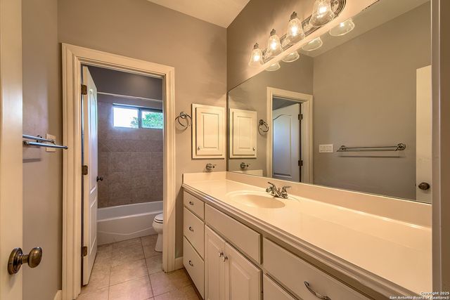 56 S Inwood Heights, San Antonio, TX 78248