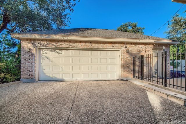 56 S Inwood Heights, San Antonio, TX 78248