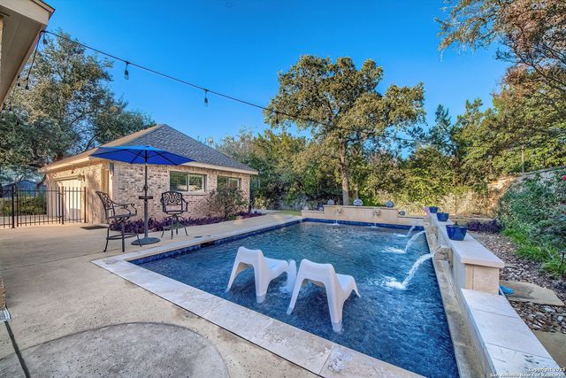 56 S Inwood Heights, San Antonio, TX 78248