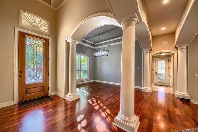 56 S Inwood Heights, San Antonio, TX 78248