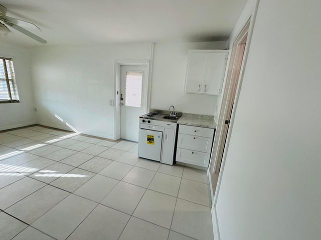 1330 N J Terrace C, Lake Worth Beach, FL 33460