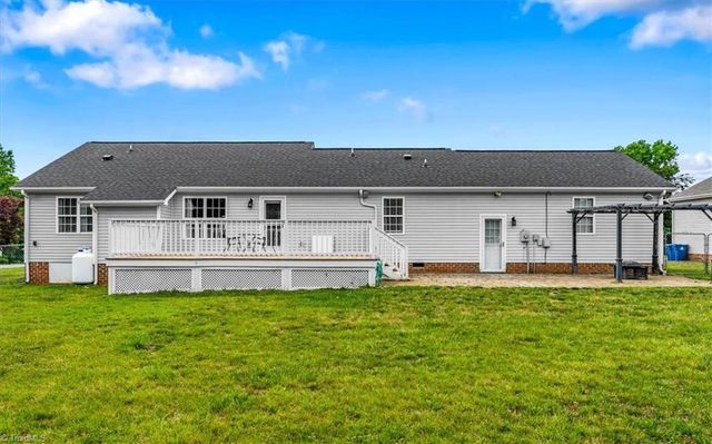 8300 Dorwood Drive, Browns Summit, NC 27214
