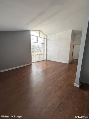 762 Ocean Avenue, New London, CT 06320