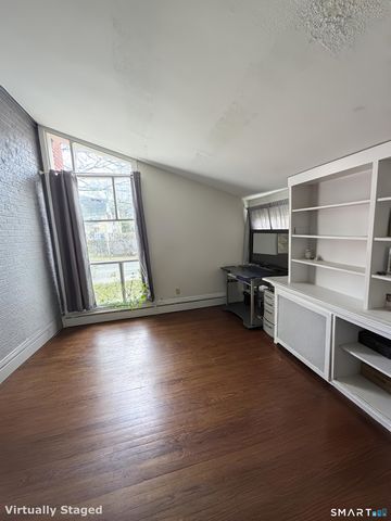 762 Ocean Avenue, New London, CT 06320