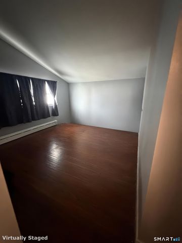 762 Ocean Avenue, New London, CT 06320