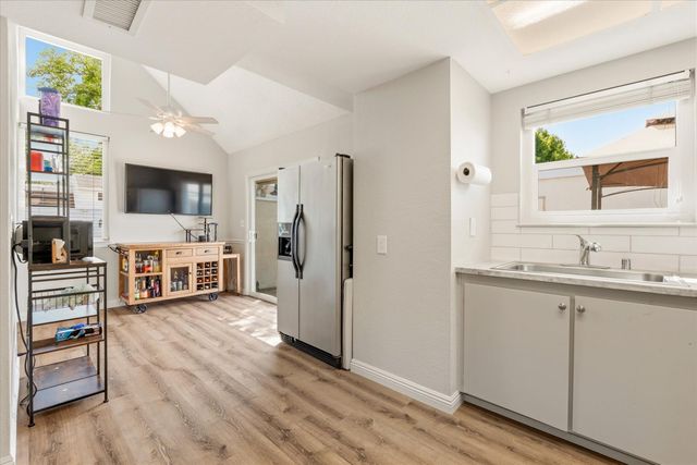 5871 Sperry Dr, Citrus Heights, CA 95621