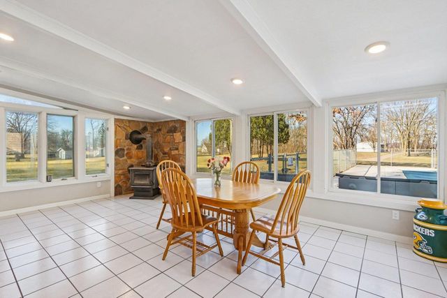 S9061 Meadowdale Road, Prairie Du Sac, WI 53578