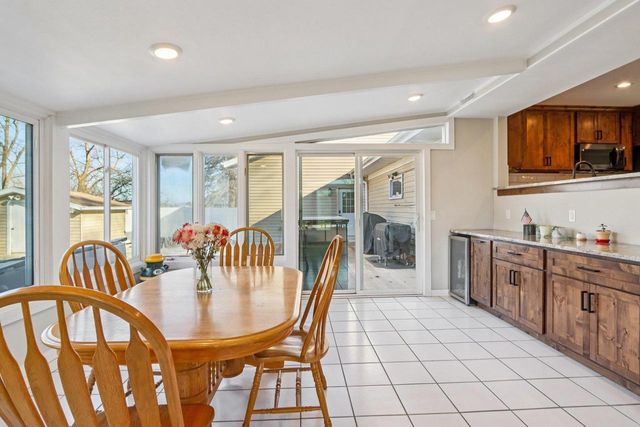 S9061 Meadowdale Road, Prairie Du Sac, WI 53578