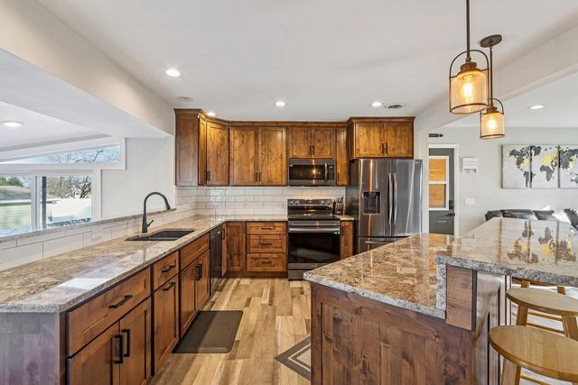 S9061 Meadowdale Road, Prairie Du Sac, WI 53578