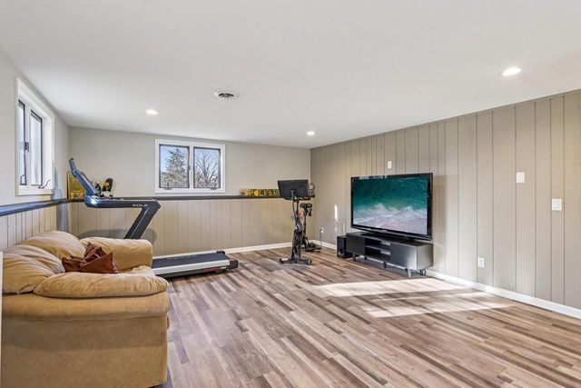 S9061 Meadowdale Road, Prairie Du Sac, WI 53578