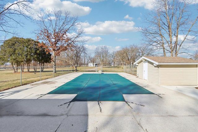 S9061 Meadowdale Road, Prairie Du Sac, WI 53578