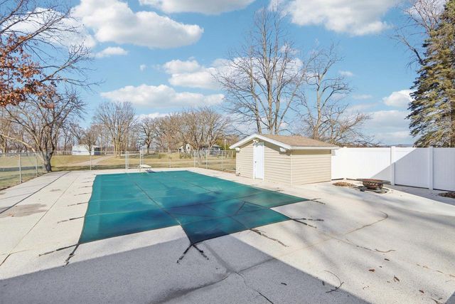 S9061 Meadowdale Road, Prairie Du Sac, WI 53578