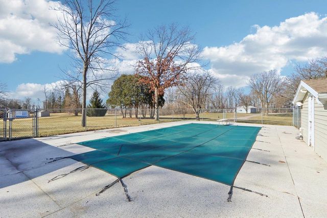 S9061 Meadowdale Road, Prairie Du Sac, WI 53578