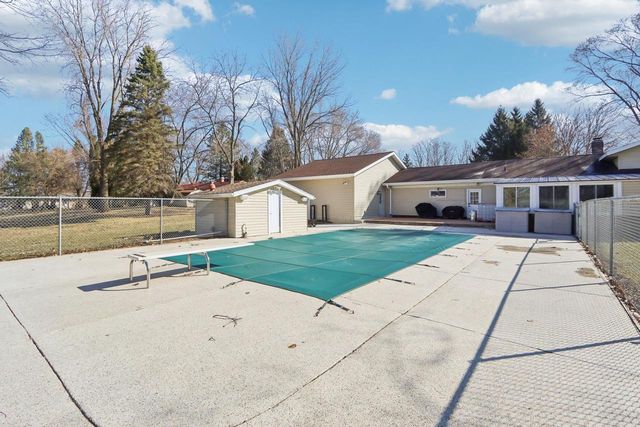 S9061 Meadowdale Road, Prairie Du Sac, WI 53578