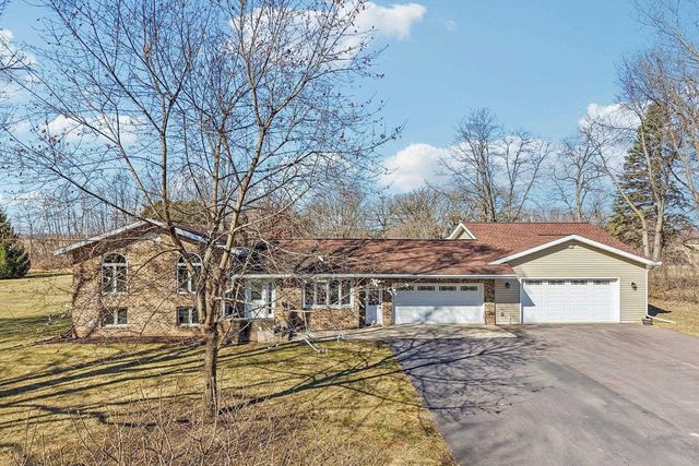 S9061 Meadowdale Road, Prairie Du Sac, WI 53578