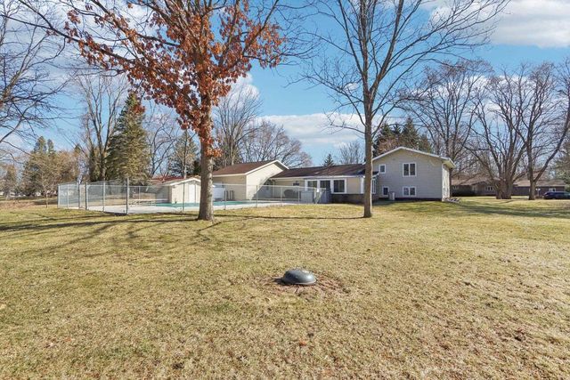 S9061 Meadowdale Road, Prairie Du Sac, WI 53578