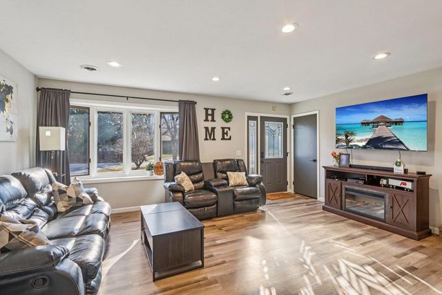 S9061 Meadowdale Road, Prairie Du Sac, WI 53578