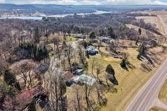 S9061 Meadowdale Road, Prairie Du Sac, WI 53578