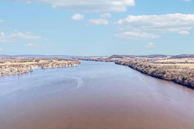 S9061 Meadowdale Road, Prairie Du Sac, WI 53578