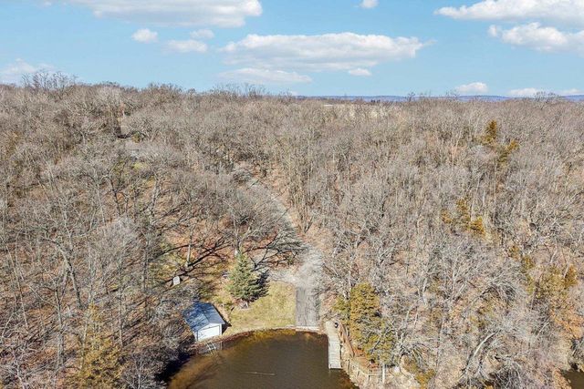 S9061 Meadowdale Road, Prairie Du Sac, WI 53578