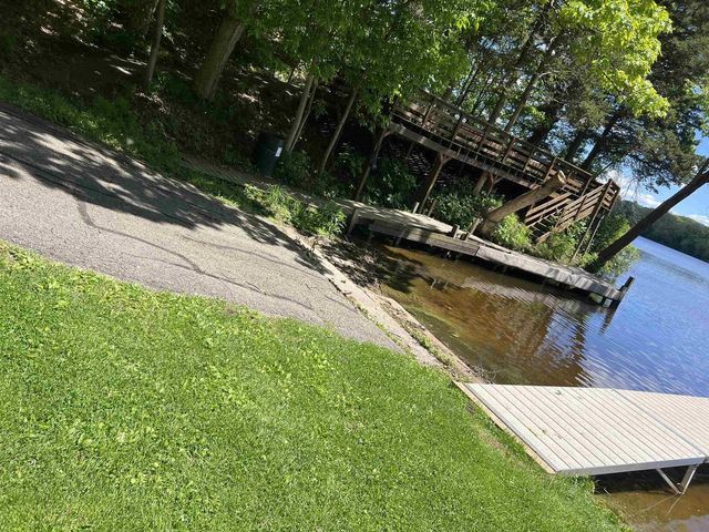 S9061 Meadowdale Road, Prairie Du Sac, WI 53578