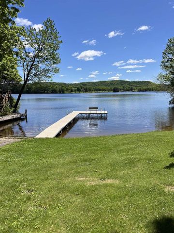 S9061 Meadowdale Road, Prairie Du Sac, WI 53578