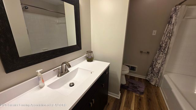 2105 Briarhill Drive, Lansing, MI 48917