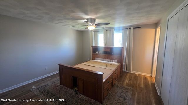 2105 Briarhill Drive, Lansing, MI 48917