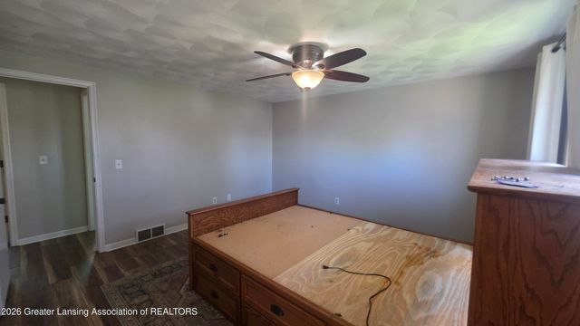 2105 Briarhill Drive, Lansing, MI 48917