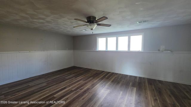 2105 Briarhill Drive, Lansing, MI 48917