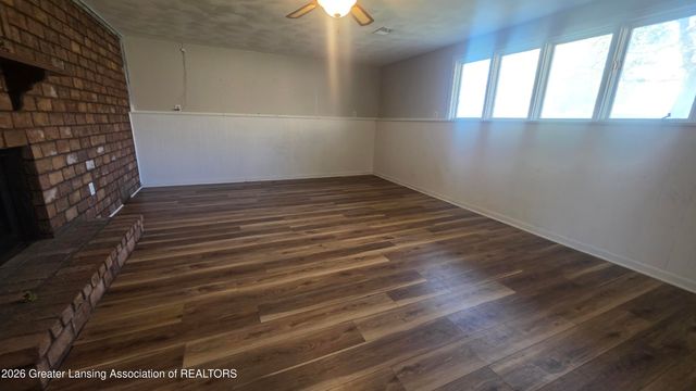 2105 Briarhill Drive, Lansing, MI 48917