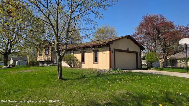 2105 Briarhill Drive, Lansing, MI 48917
