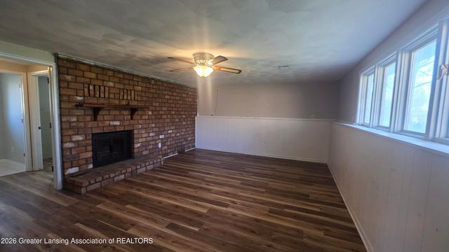 2105 Briarhill Drive, Lansing, MI 48917