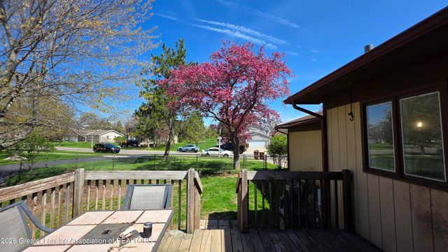 2105 Briarhill Drive, Lansing, MI 48917