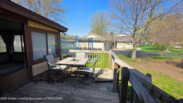 2105 Briarhill Drive, Lansing, MI 48917