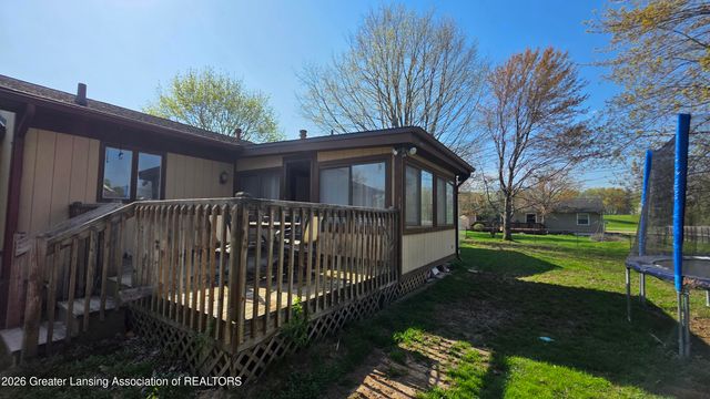 2105 Briarhill Drive, Lansing, MI 48917