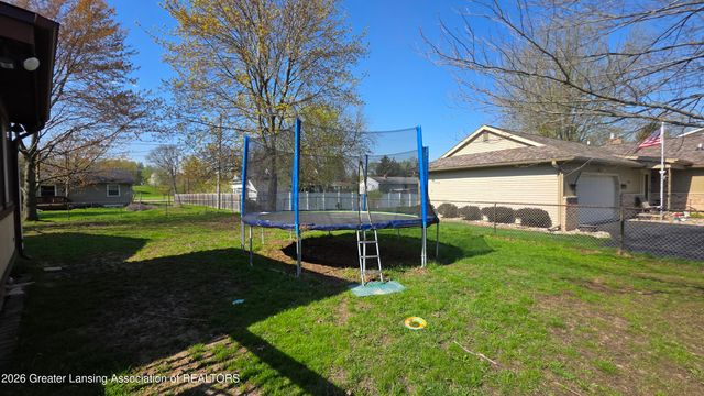 2105 Briarhill Drive, Lansing, MI 48917