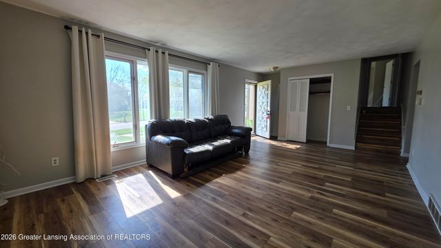 2105 Briarhill Drive, Lansing, MI 48917
