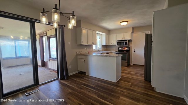 2105 Briarhill Drive, Lansing, MI 48917