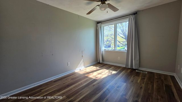 2105 Briarhill Drive, Lansing, MI 48917