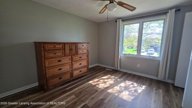 2105 Briarhill Drive, Lansing, MI 48917