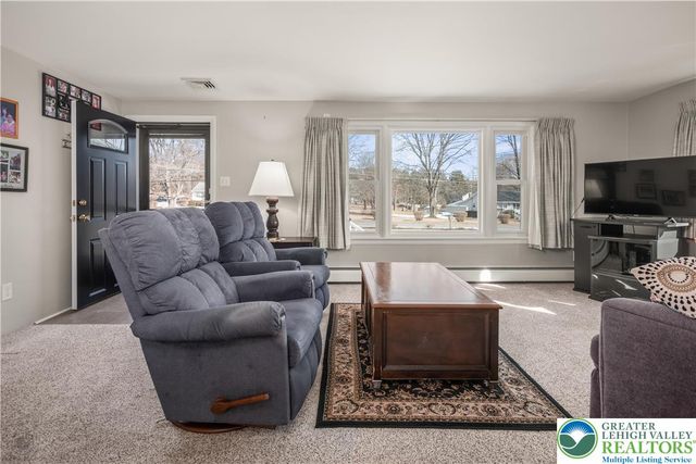 1800 Minesite Road, Allentown City, PA 18103