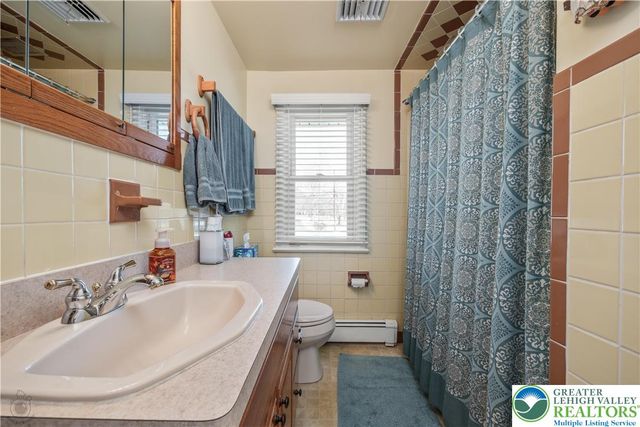 1800 Minesite Road, Allentown City, PA 18103