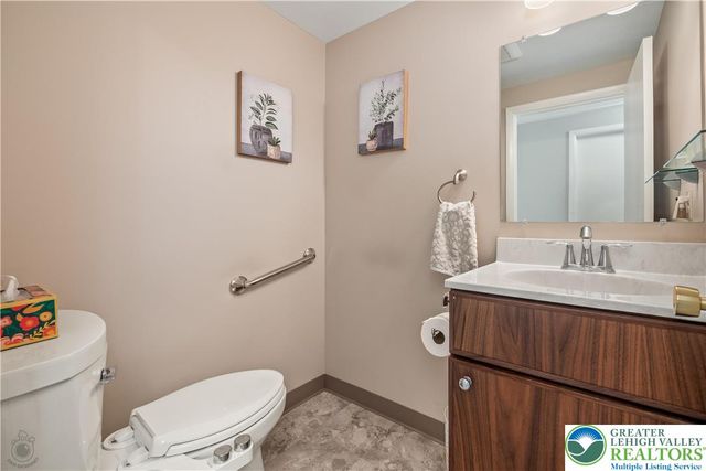 1800 Minesite Road, Allentown City, PA 18103