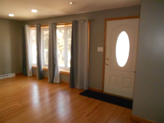 5820 S Rutherford Avenue, Chicago, IL 60638